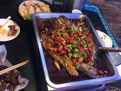 -鸣记脆皮烤鱼·海鲜烤鱼(三八广场店)