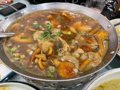 小鸡炖蘑菇-正阳春烤鸭店(杨楼店)