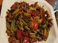 -临江餐馆二楼美食部落