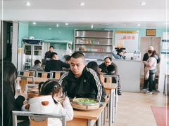 大堂-清真老铁家灌汤包