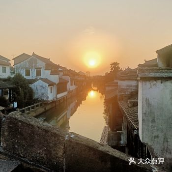 沙溪古镇所在位置交通便利，从太仓站有直达的公交