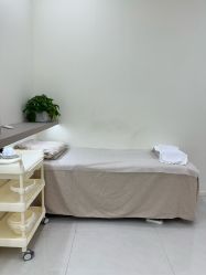 -苗方清颜专业祛痘·皮肤管理