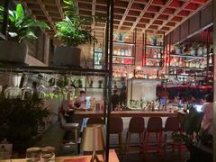 -FOUR PLAY BAR