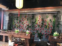 等位区-小龙坎老火锅(北京三里屯店)