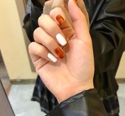 -花岐款式专研健康美甲沙龙