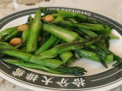 猪油渣生炒菜心-拾分大排档·顺德鱼生·炭火羊肉煲·海鲜烧烤(南海桂城店)