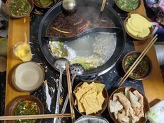 -重庆故事姊妹老火锅(财经学院店)