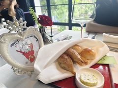 -弦月窗LUNETTE BY AMANDA(复兴路店)