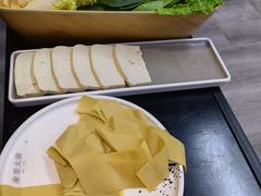 -渝里重庆火锅(航天城店)