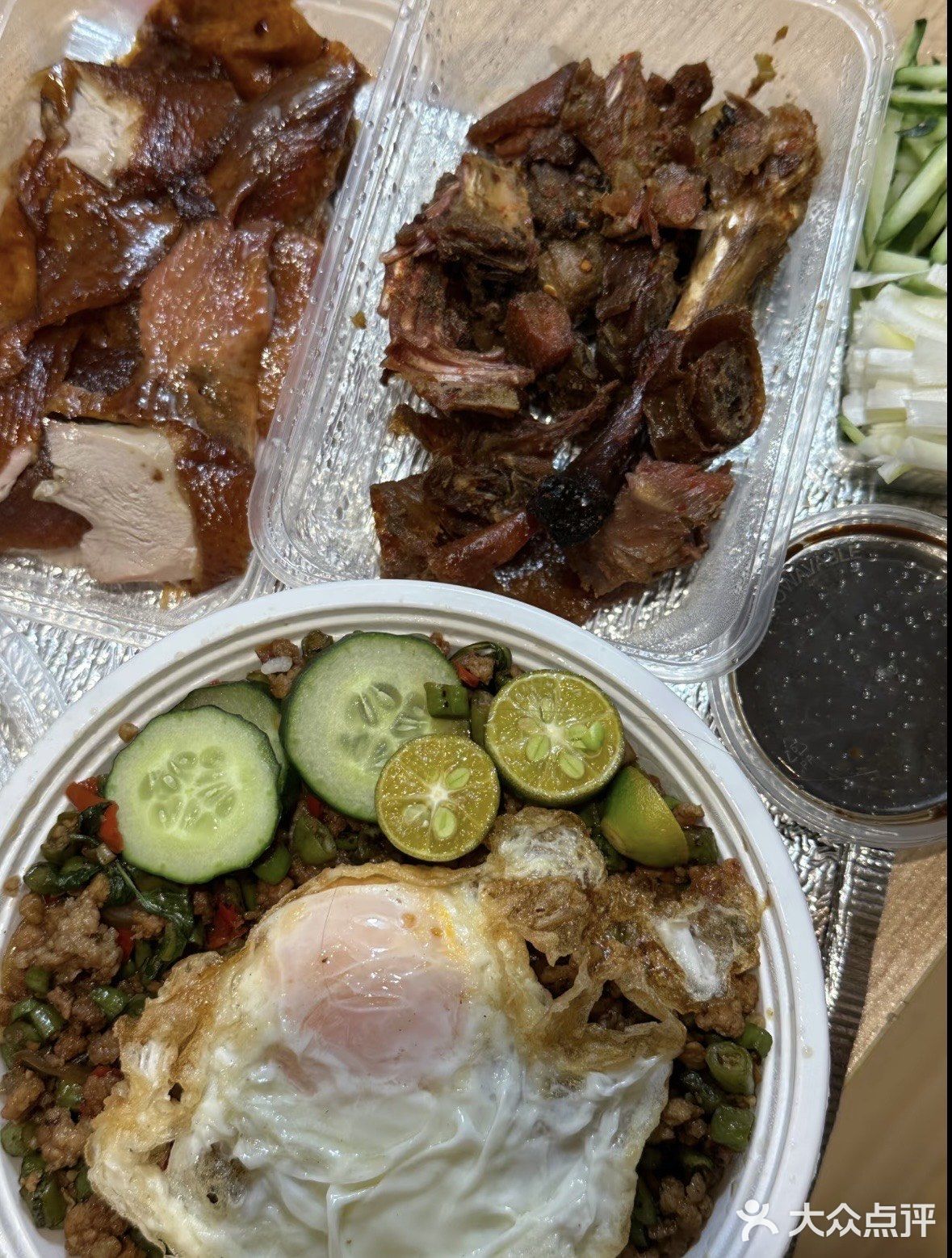 主播超爱吃泰国菜 这家打抛饭不输原来摆摊的那一家