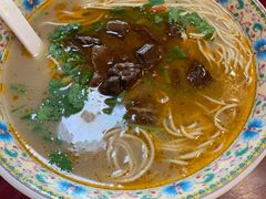红烧牛肉面-金杨拉面王小吃面馆·牛三宝面·红烧牛肉粉