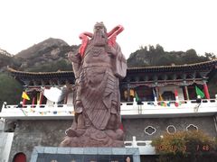 老爷山门口的关公塑像-老爷山风景区