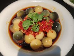 剁椒小皮蛋-西街夜油条·麻团包乌饭