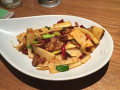 -云海肴·汽锅鸡·云南菜(天山百盛优客店)