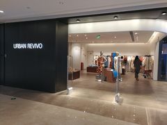 -URBAN REVIVO(高德置地广场·春广场店)