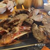 超横的烤羊腿四人餐，靠谱！