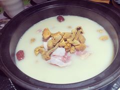 -洪氏嗨捞·广东猪肚鸡·椰子鸡火锅(西咸万象城店)