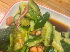 蒜末拍黄瓜-小俩口烧烤东北菜(双井店)