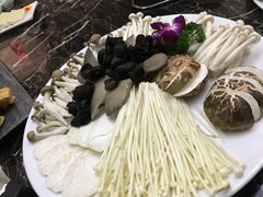 菌菇拼盘-臻牧壹品雪花牛肉火锅(大兴九臻店)