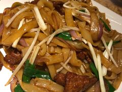 干炒牛河-東舍食唐精品陕菜馆