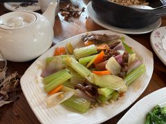芹菜炒牛肉-富哥食店