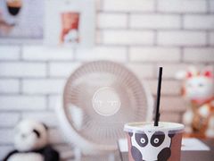 -熊猫一间店欧式奶茶铺
