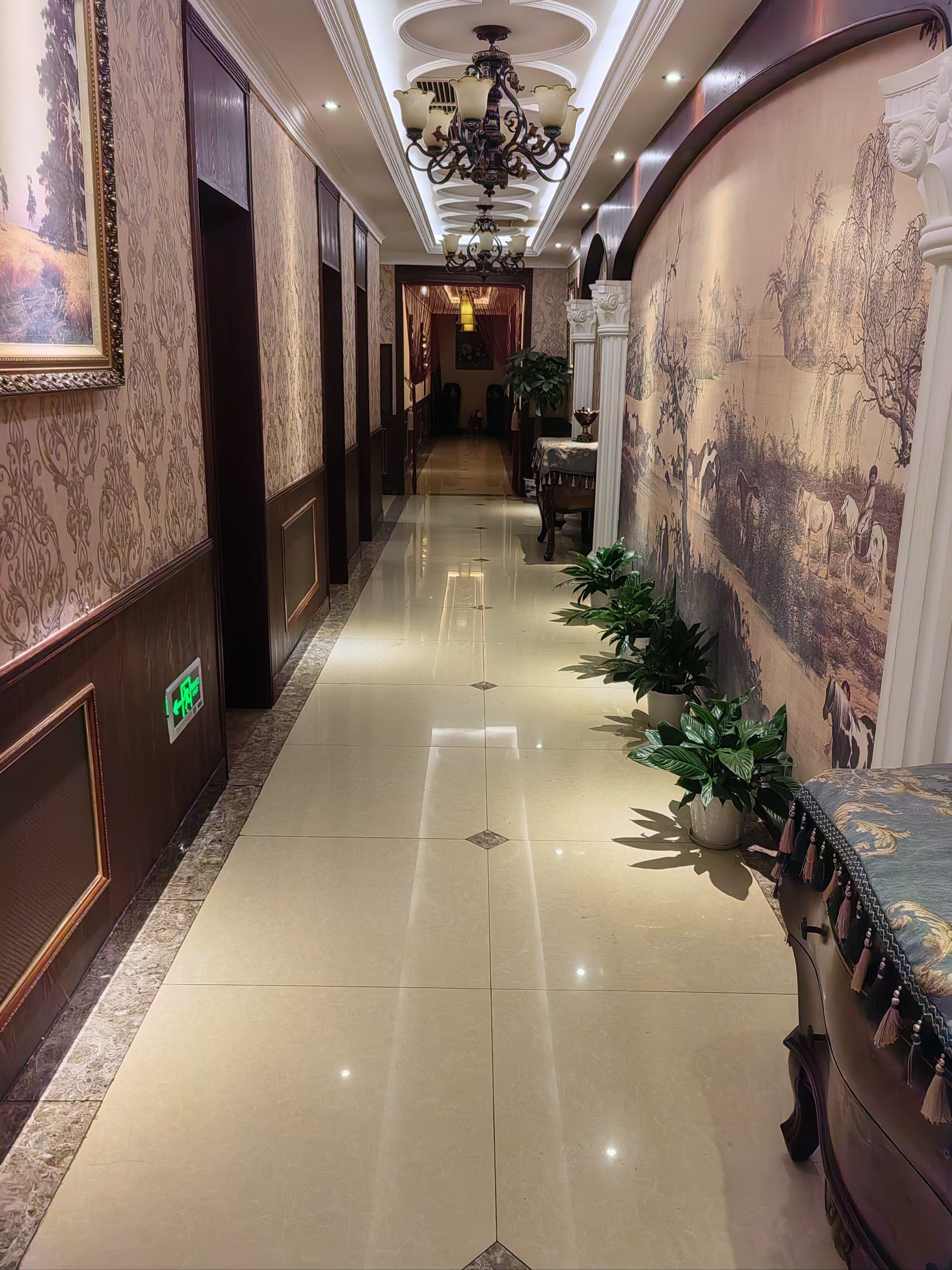 养生会所「皇朝影院式足道·spa