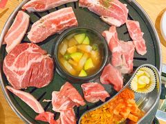 -江南猪肉商会无限续吃(弘大店)