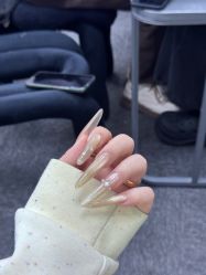 -芊屿芊浔美甲