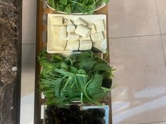 -沈记酸菜牛肉火锅店(九号路店)