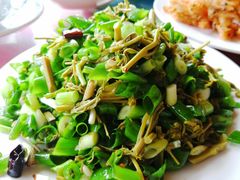 -明月食府(二区干二路店)
