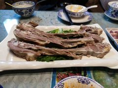 手抓羊肉-伊帆食府·青海地方特色美食