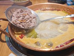 -洱火云南酸菜牛肉火锅(石景山当代商城店)