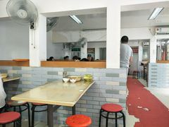 大堂-张阿三馄饨店
