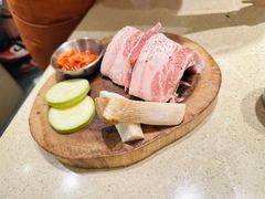 -蚂蚁洞·烤肉大营地(上海静安大悦城店)