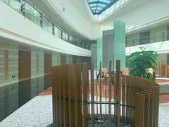 -上海滴水湖皇冠假日酒店