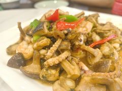特色海鲜杂瓣-鑫渔港海鲜本地菜·山海关浑锅(东戴河店)