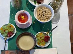 -荷风细雨·中国茶宴(世纪大道店)