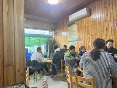 -宏兴烤鱼山庄(宣恩总店)