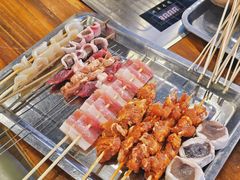-哈尔滨小酒馆·鲜肉现穿自助烧烤(康新花园店)