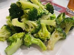 清炒西兰花-东四民芳餐厅(世茂工三店)