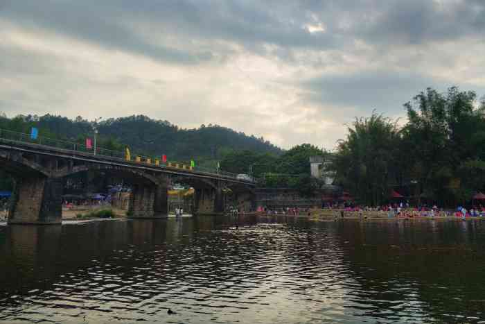 溪之美莊園-潮州的農家樂呀!靠著一條溪,兩岸都開了這.