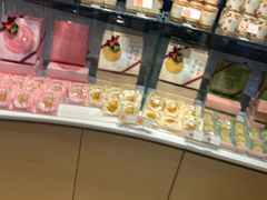 面包甜点陈列柜-好利来(东直门银座店)