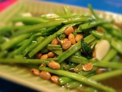 -Thiw Soen Seafood Restaurant