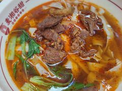 招牌红烧牛肉米粉-呷佬·长沙手工米粉(金沙江路店)