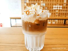 焦糖拿铁-猫的天空之城概念书店(束河店)