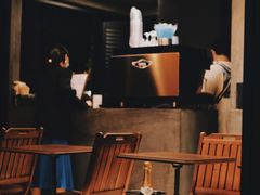 香檳-CowCow其其·牛杂咖啡公司(六运店)