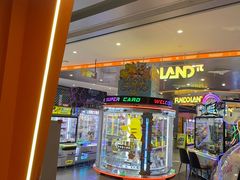 -反斗乐园π·电玩·高空拓展·蹦床(龙华天虹店)