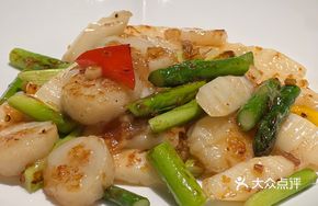 Stir-fried Australian Abalone with Chinese Yam and Asparagus