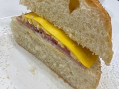 Big&nbsp;men菠萝包-澳门陈光记烧味饭店(南京德基广场店)